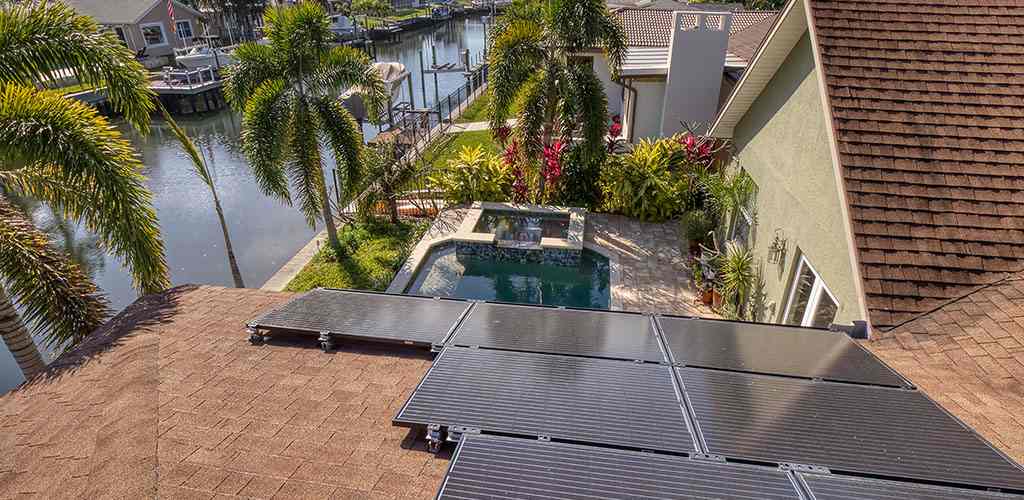home in florida using the benefits of solar panels