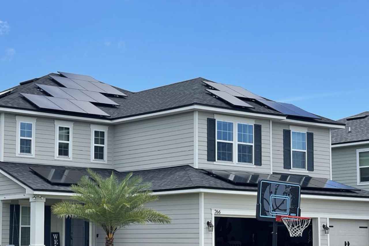two story home in Florida that is good fit for solar panels