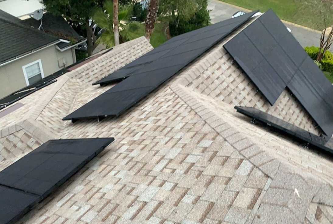 home with rooftop solar panels installed by licensed solar installers in Jacksonville Florida