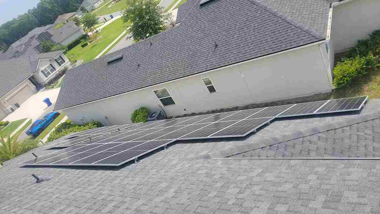 residential homeowner asking how long do solar panels last in Florida